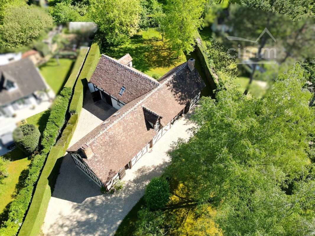 Maison à SAINT-ELOY-DE-GY