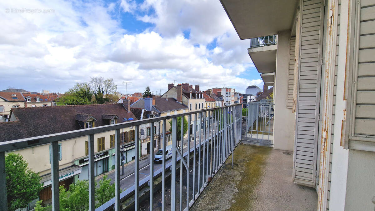 Appartement à SAINTE-SAVINE