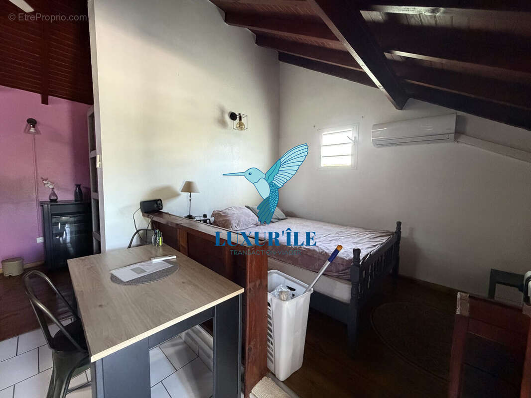 Maison à LES ABYMES