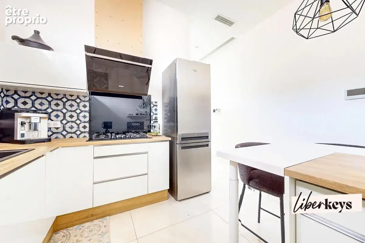 Maison atypique entièrement rénovée – 139,62 m² – DPE A – Jardin & garage de 40 m² - photo 2