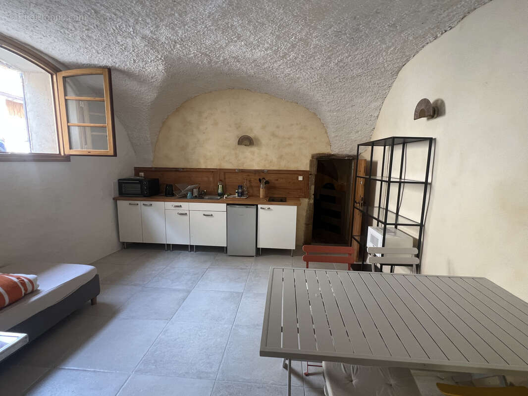 Maison à MONTPEYROUX