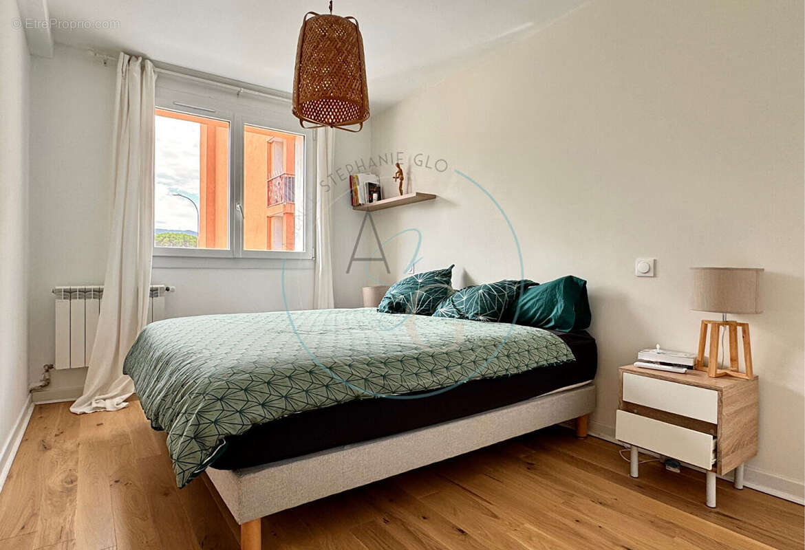 Appartement à COGOLIN