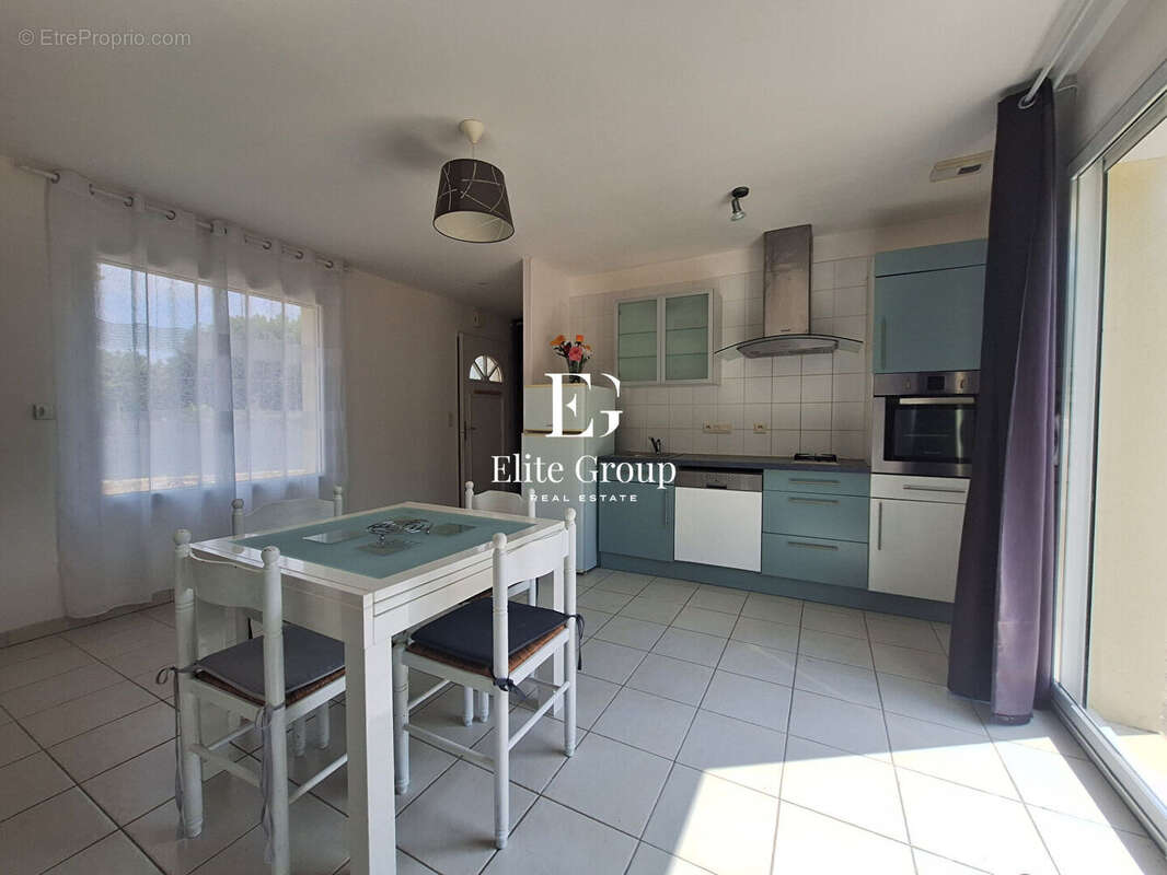 A vendre maison de 107 m² 5 pièces à Chazelles - photo 4