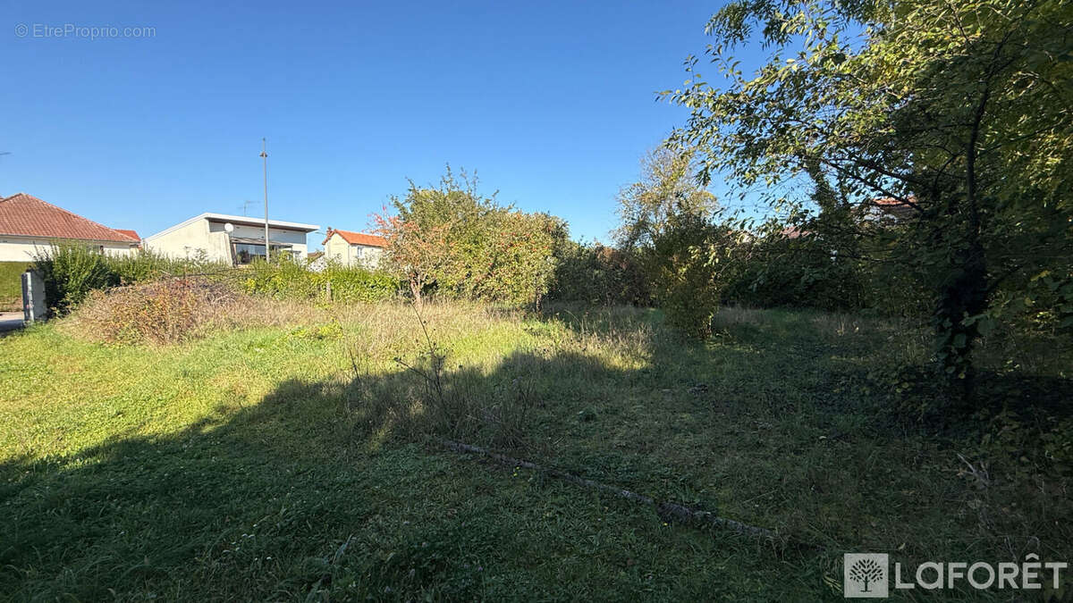 Terrain à SAINT-ANDRE-LES-VERGERS