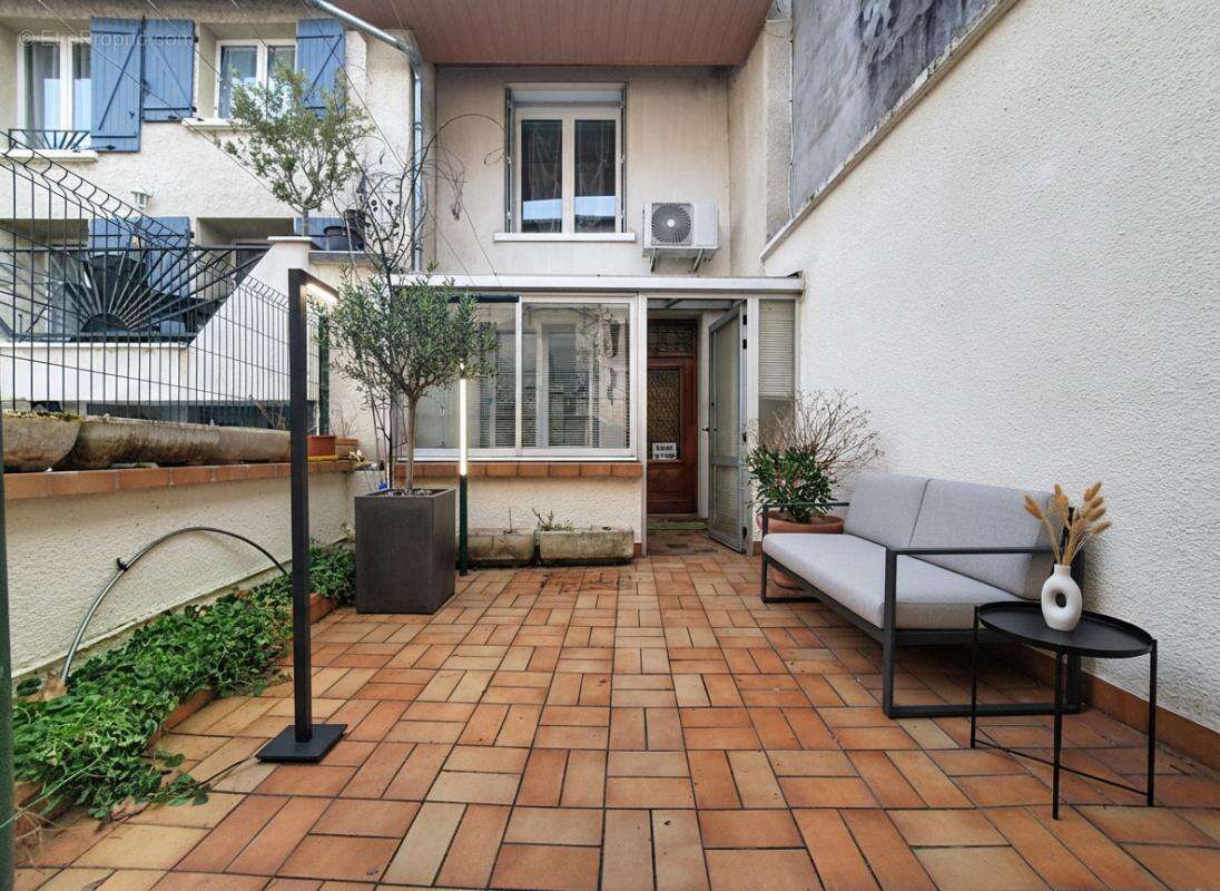 Maison à SAINT-SYMPHORIEN-D'OZON