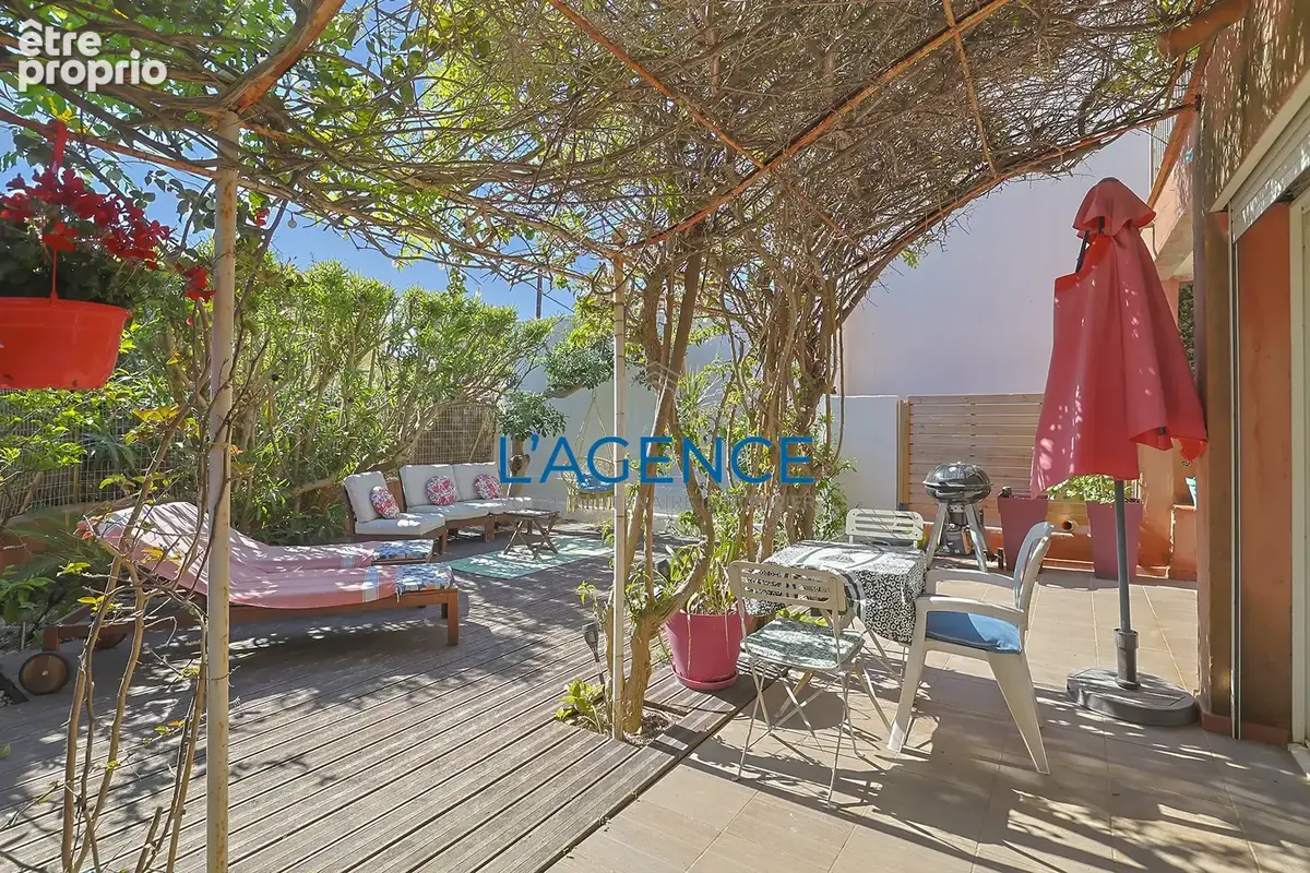 HYERES LA CAPTE - Mer à pieds - Maison de type T4 - 115m2 - photo 14