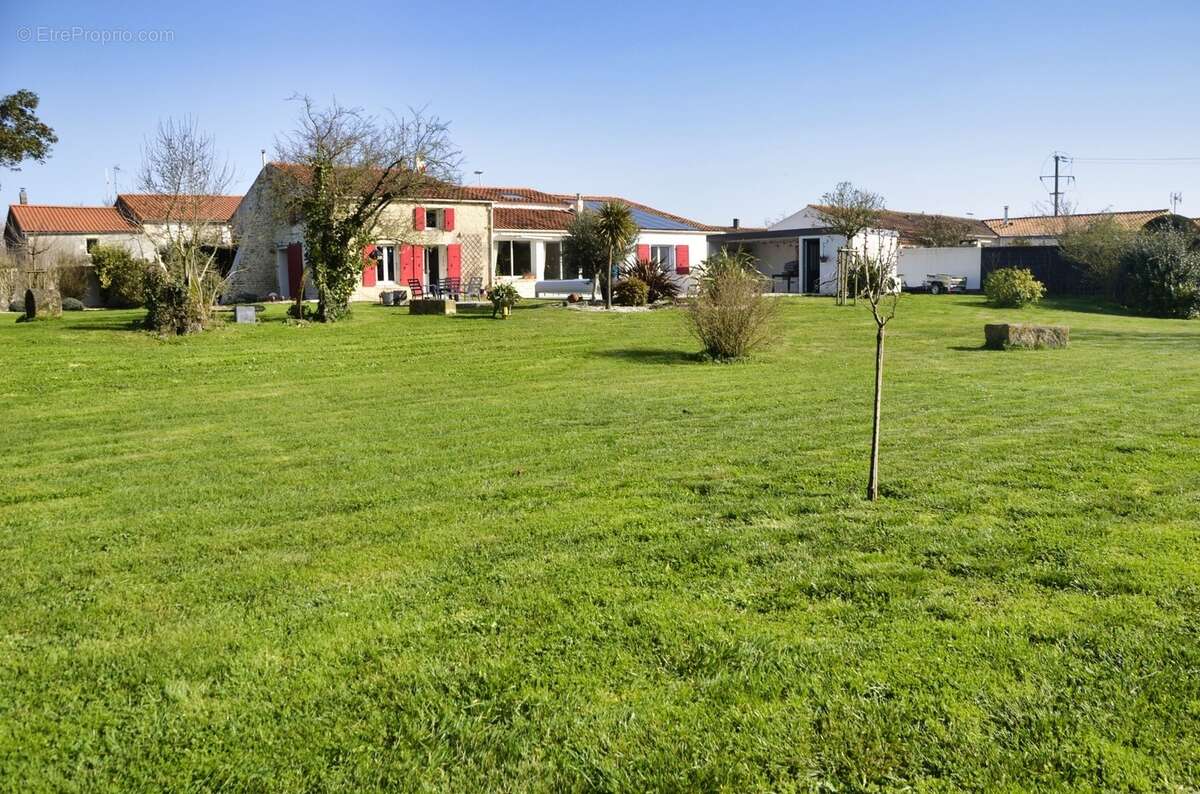 Maison à vendre 8 pièces LE GUE D'ALLERE (17) - photo 10
