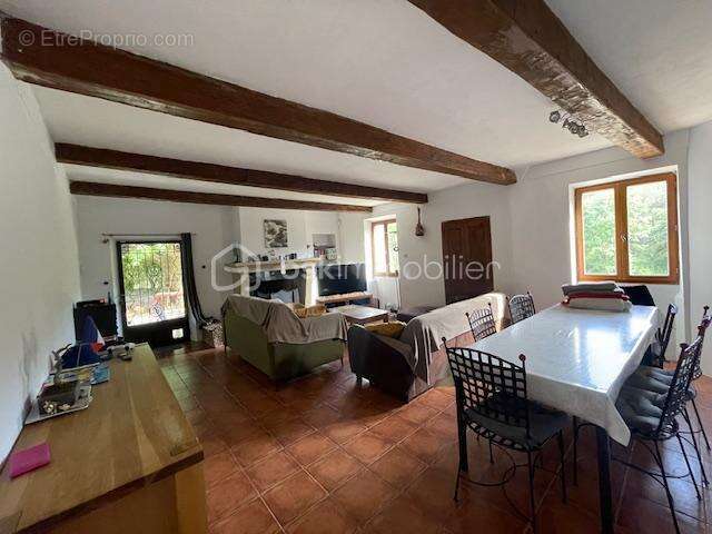 Montlaux-ferme de 145m² environ, 4 chambres, hangar de 80m², plus de 15 hectares de terrain - photo 6