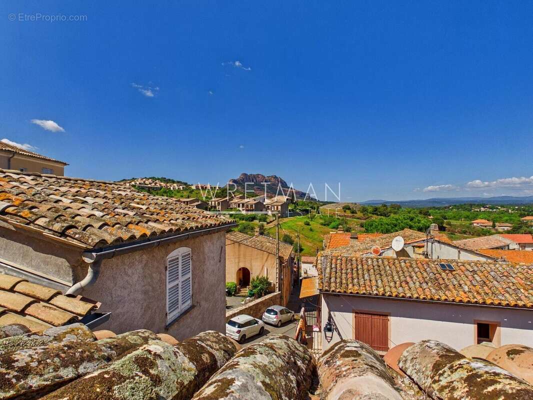 Maison à ROQUEBRUNE-SUR-ARGENS
