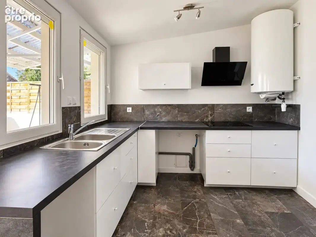 Maison de village en pierre rénovée avec jardin - photo 8