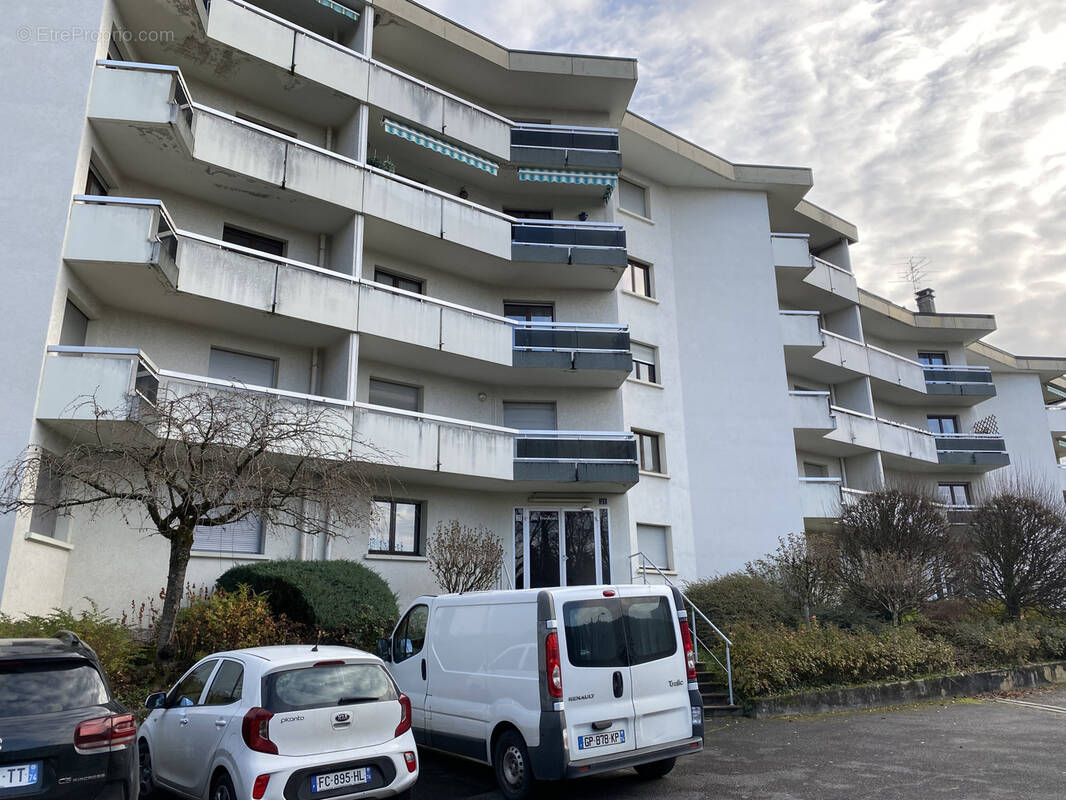 Appartement à VILLE-LA-GRAND