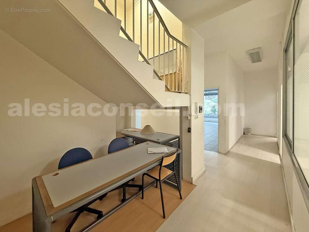 cast26-edig-coul - Commerce à PARIS-15E