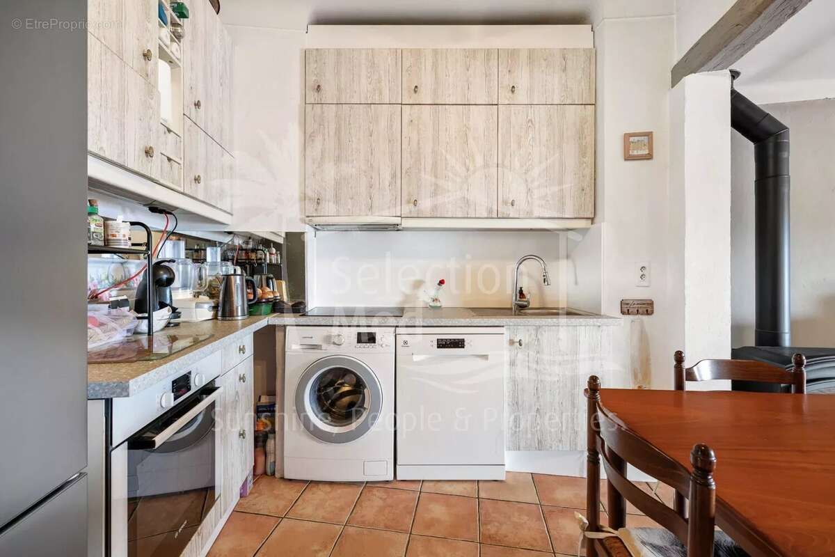 Appartement à CHATEAUNEUF-GRASSE