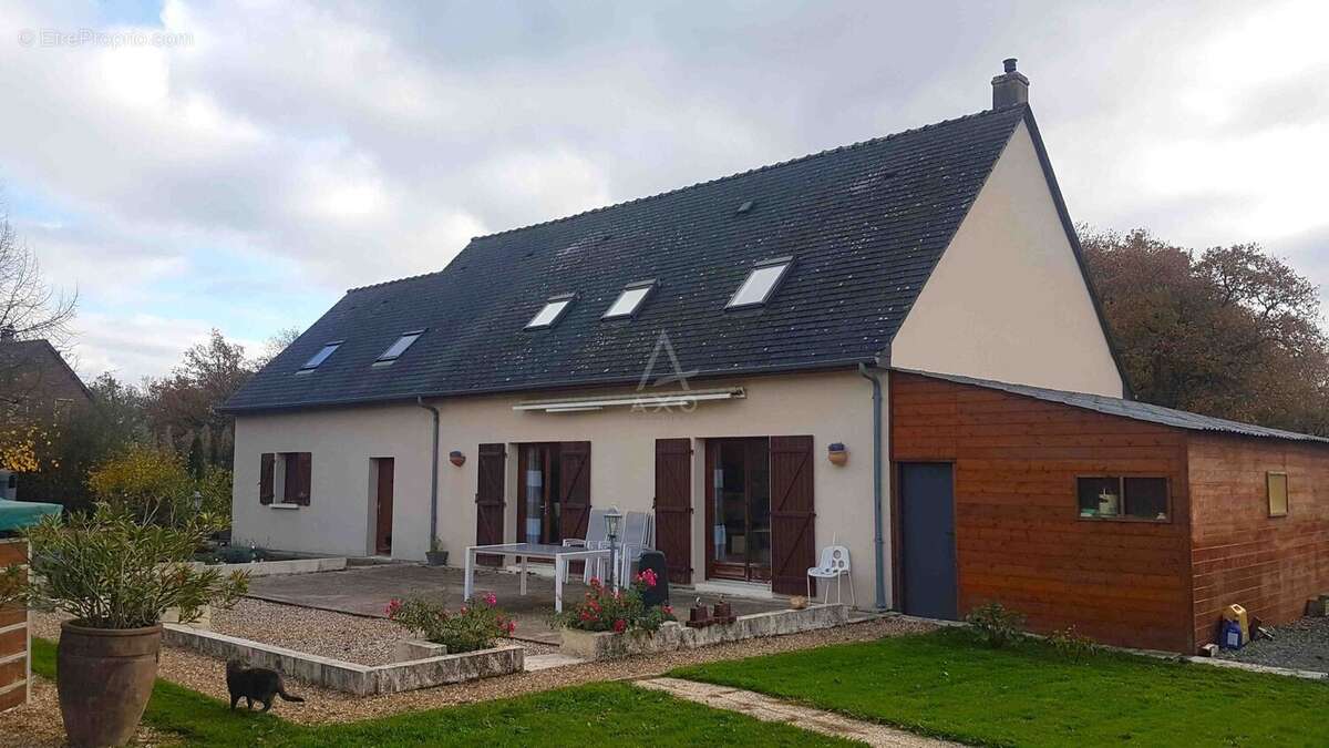 Maison à CHATEAUNEUF-SUR-SARTHE