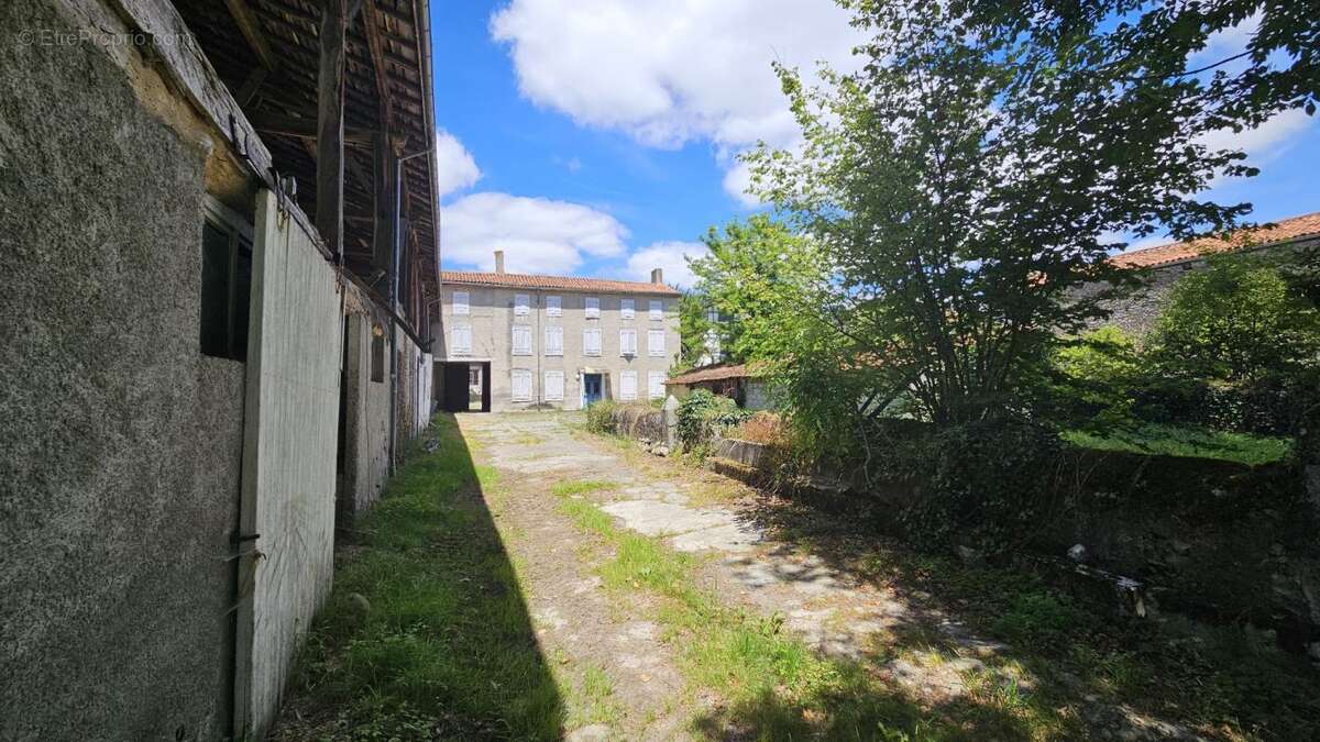 Maison à LABARTHE-RIVIERE