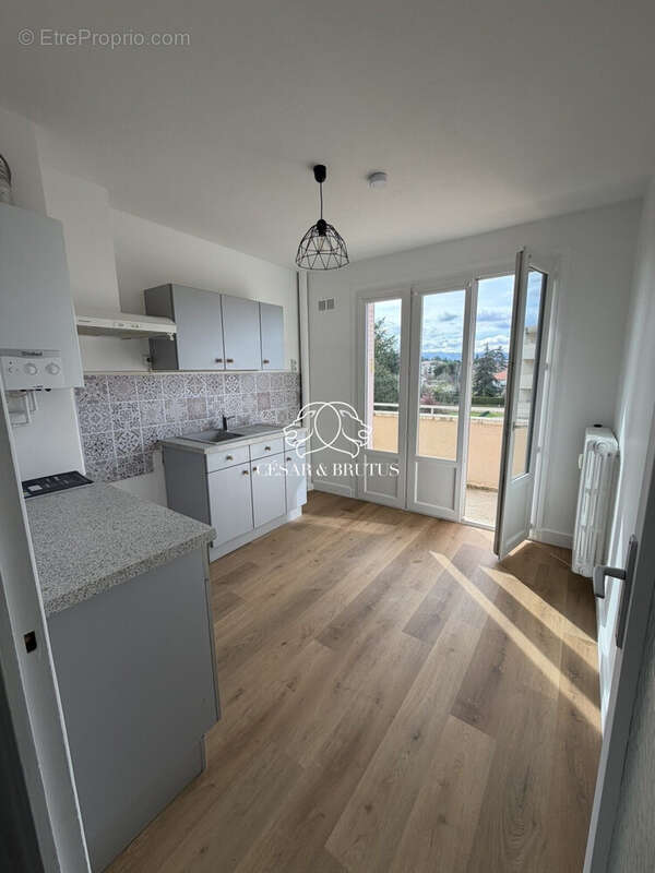 Appartement 71 m² à Riorges  - photo 5
