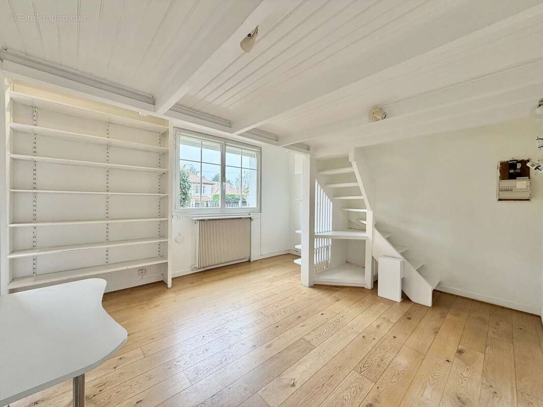 Appartement à VERRIERES-LE-BUISSON