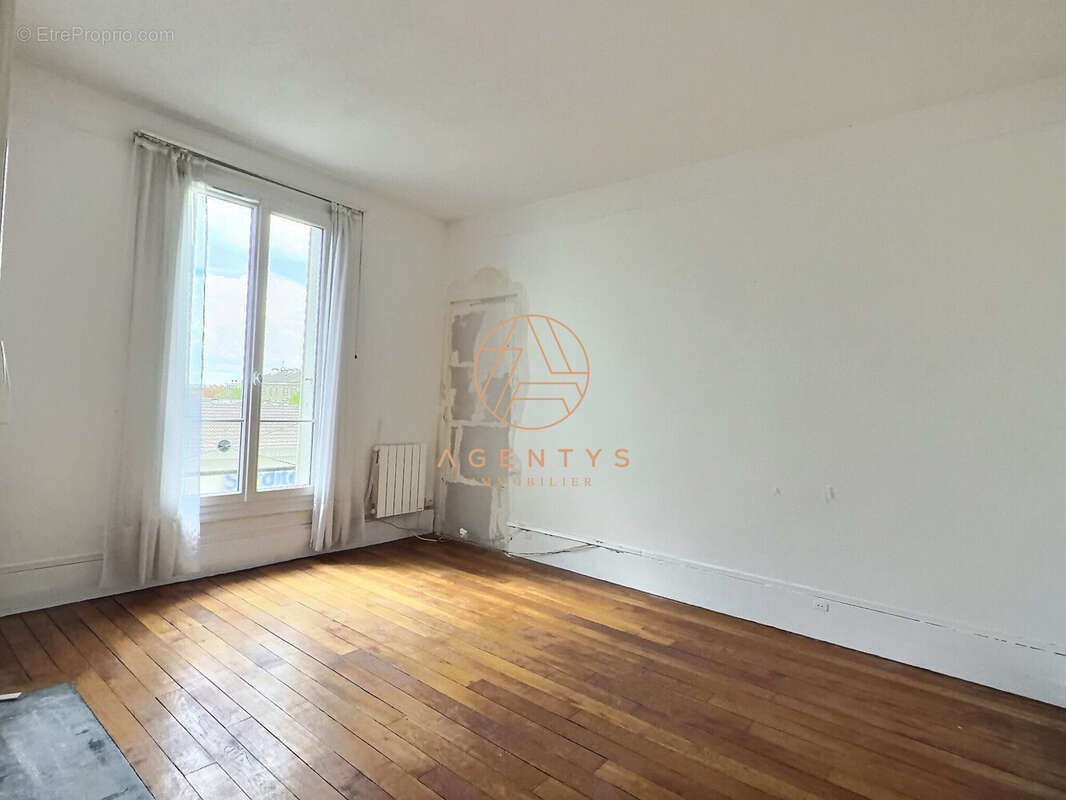 Appartement à SAINT-MAUR-DES-FOSSES