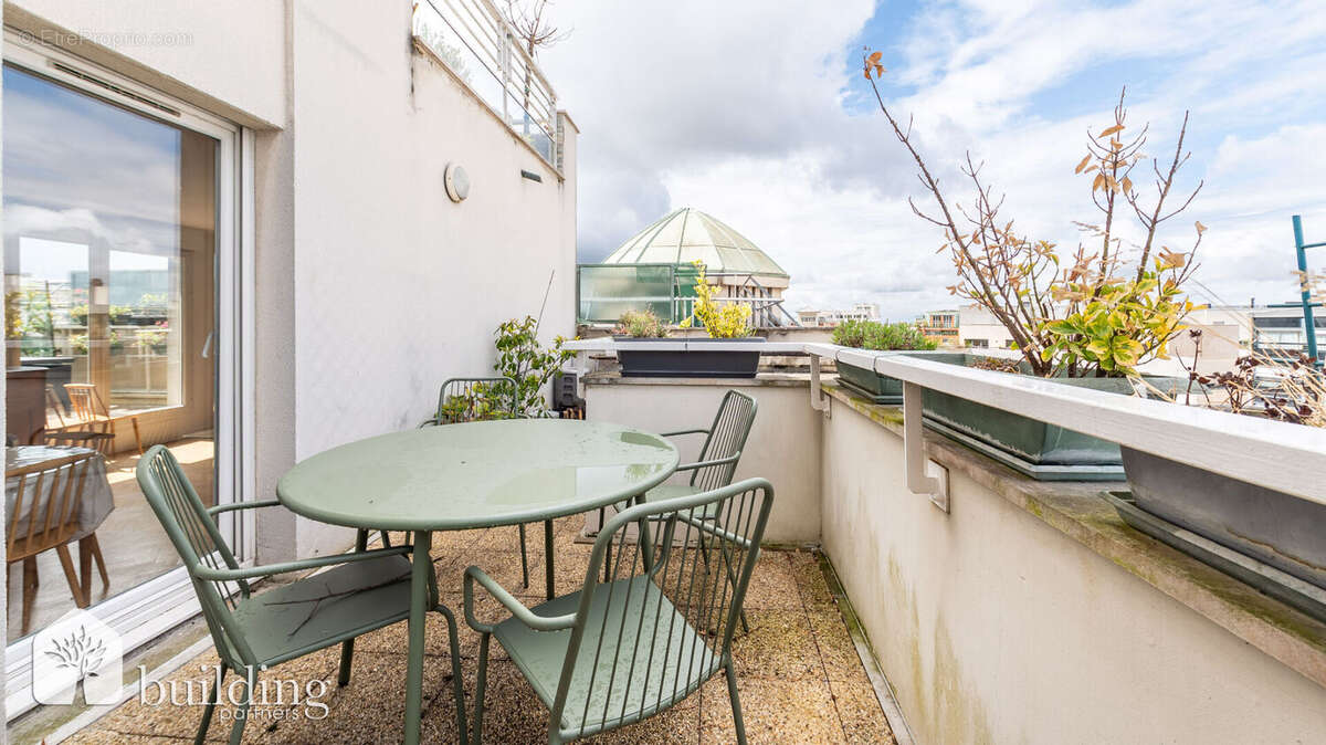 Appartement à COURBEVOIE