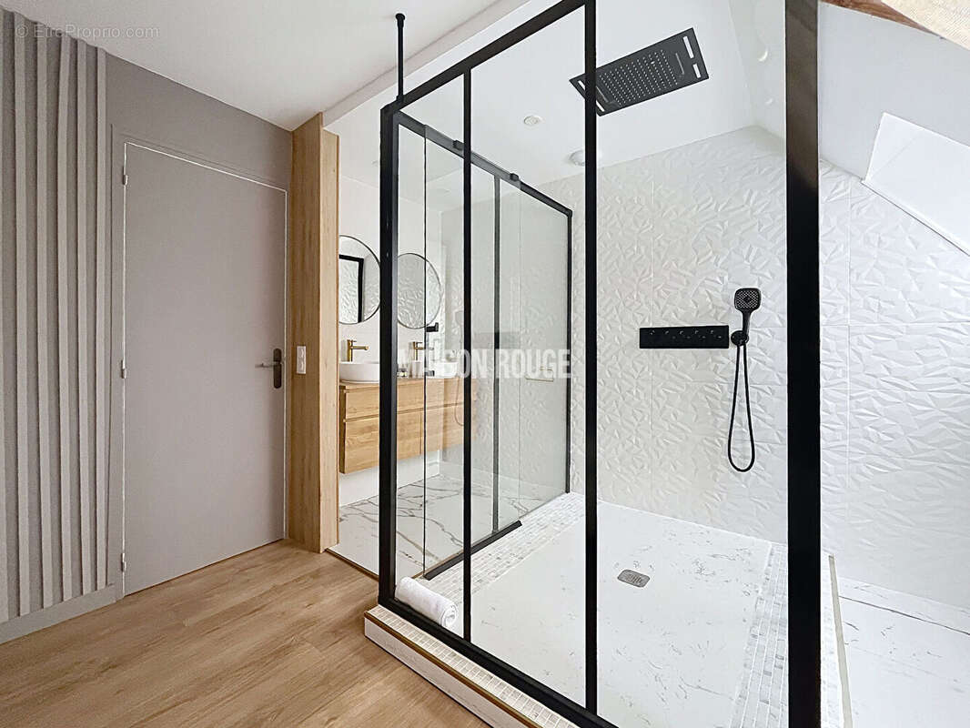Charmante maison rénovée avec goût, jardin sans vis-à-vis et espace détente - photo 11