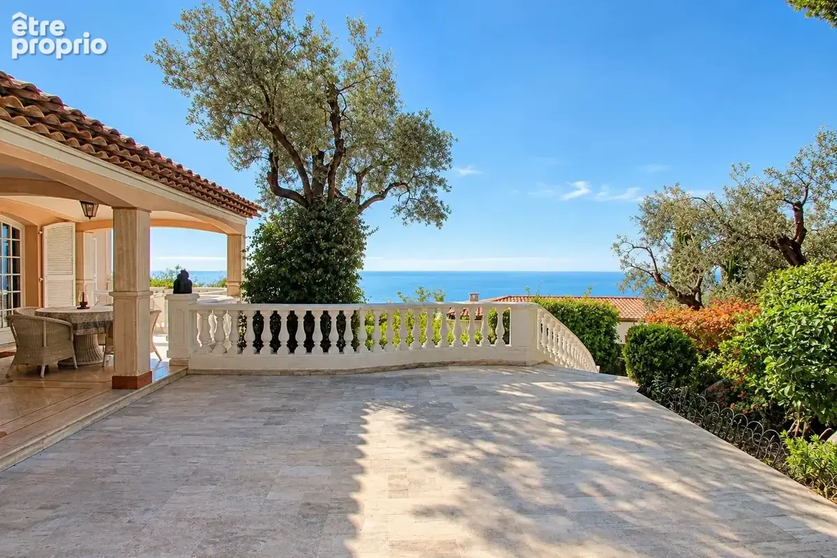 Cap d'ail - villa 350m²  terrain 1425m²  vue mer - photo 9