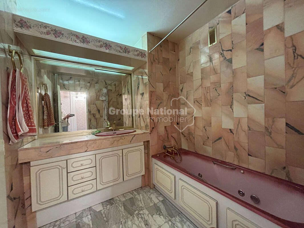Appartement Versailles 5 pièce(s) 115.74 m2 + 2 Balcons - photo 10