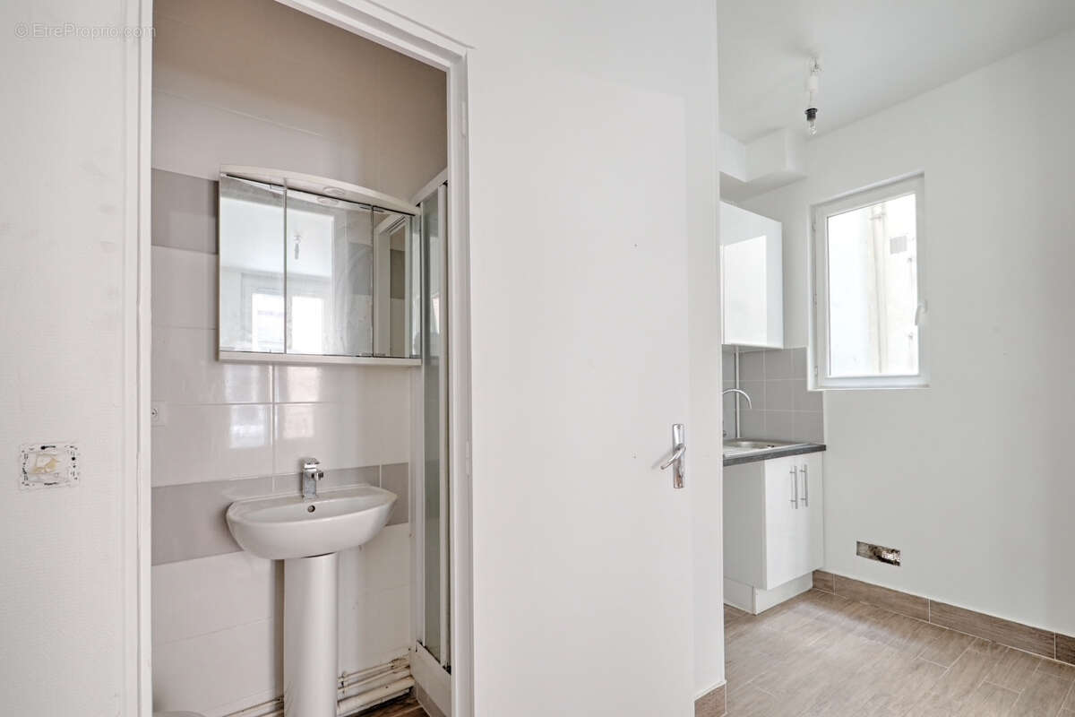 Appartement à PARIS-14E