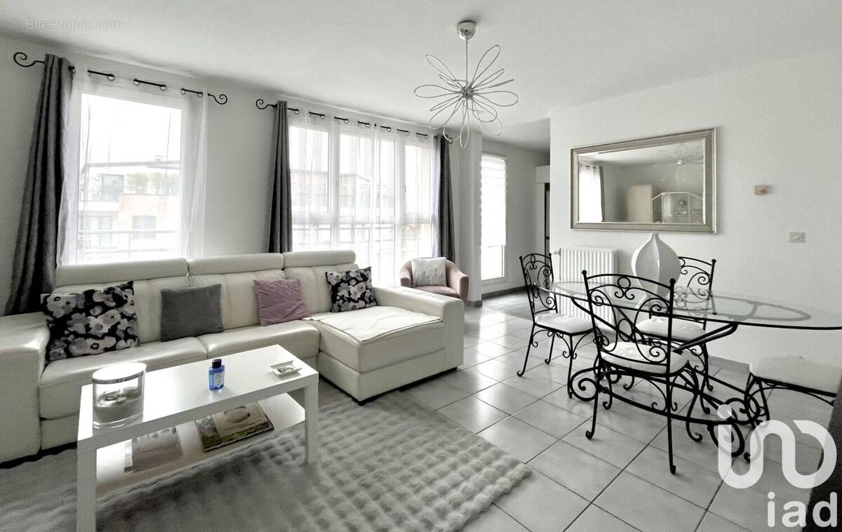 Photo 1 - Appartement à LE PLESSIS-ROBINSON