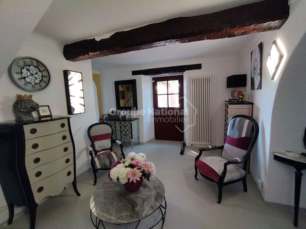 Le Luc - Bastide avec 3 logements, 20 pièce(s) 480 m2, piscine, terrain de 3744m2 - photo 4