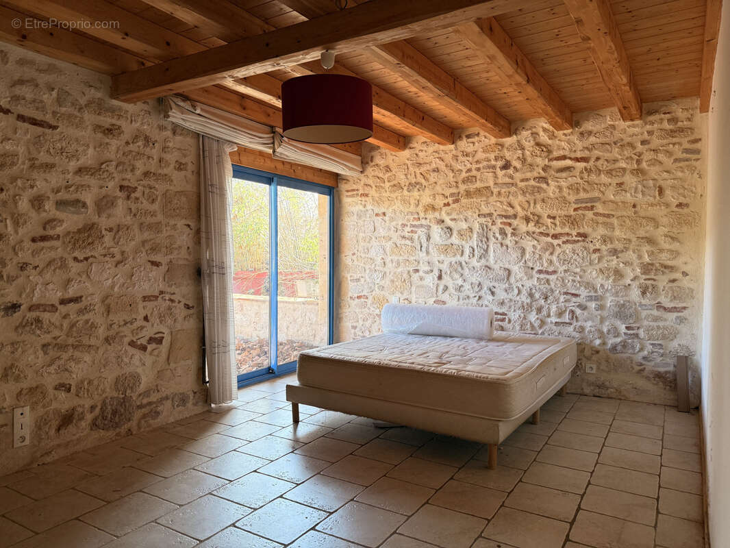 Maison à SAINT-VITE