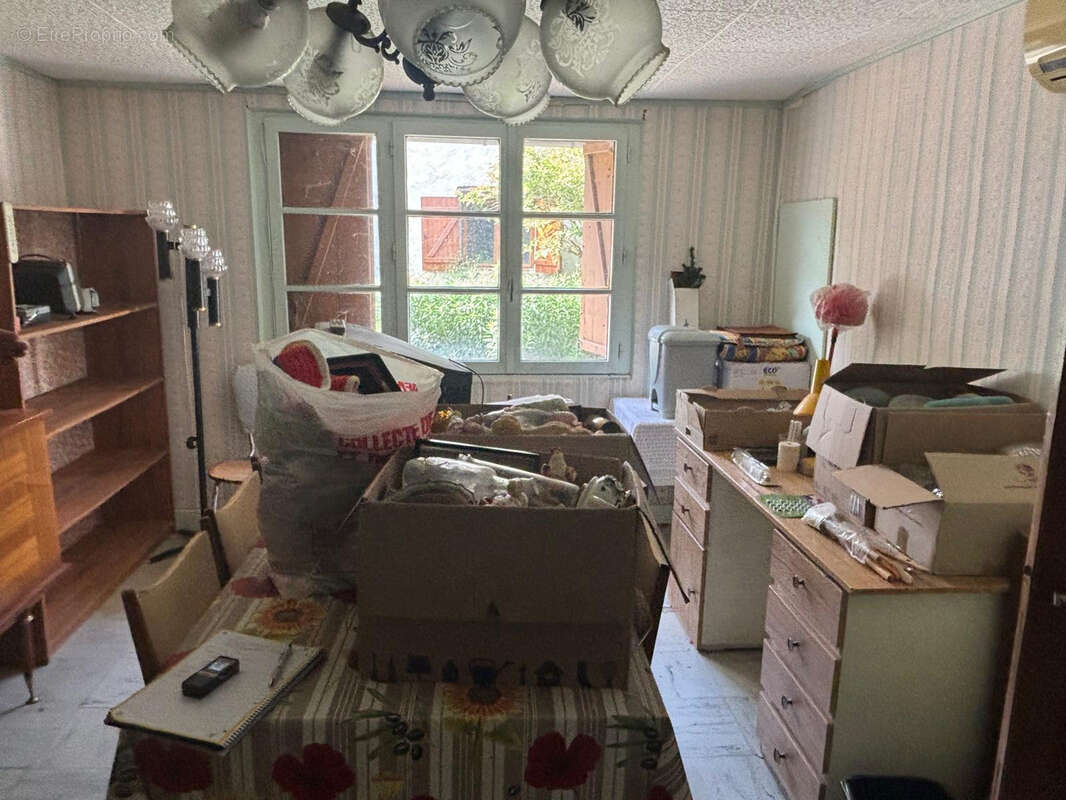 Exclusivité,   CANGEY   À proximité d’Amboise   Maison à rénover avec jardin, dépendance et beau potentiel - photo 4