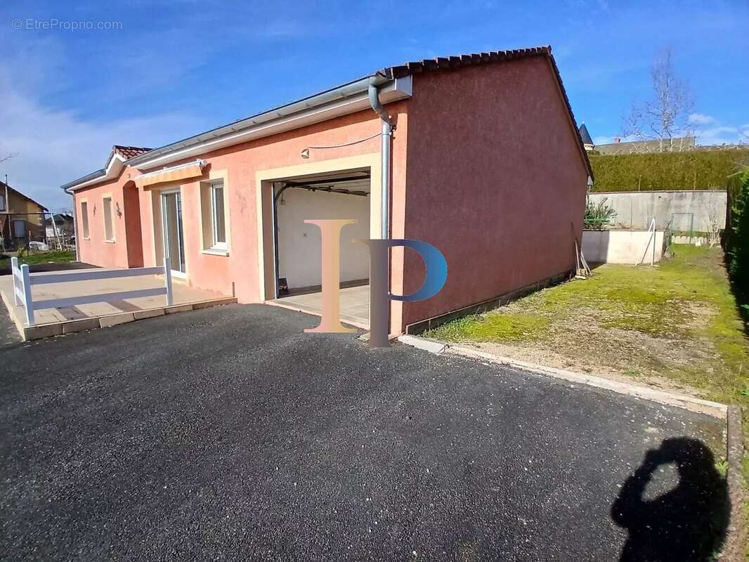 Maison à CHAUFFAILLES
