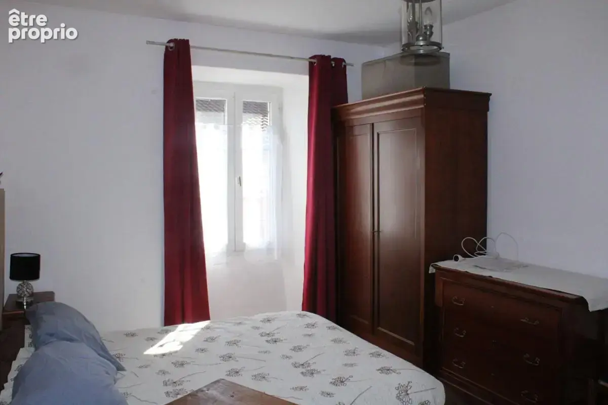 Maison avec 4 appartements indépendants en centre ville de Langogne - photo 5