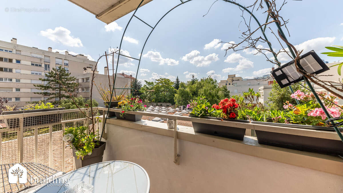 Appartement à COURBEVOIE