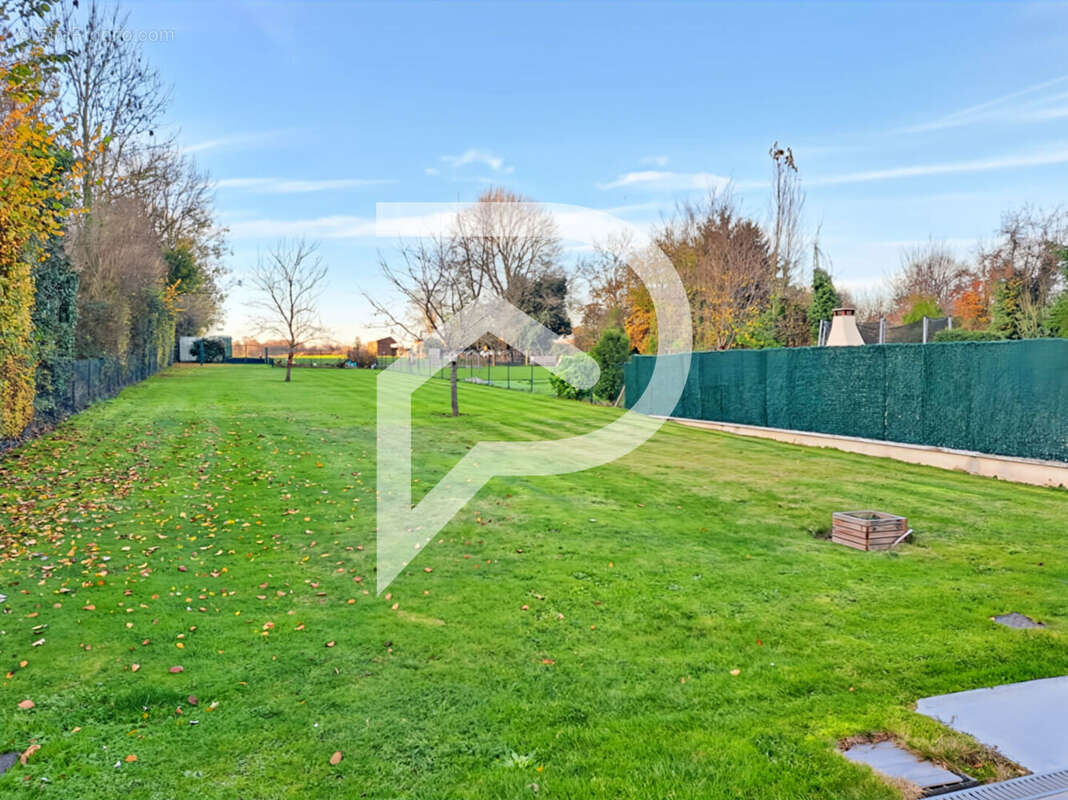 Maison à MILLY-SUR-THERAIN