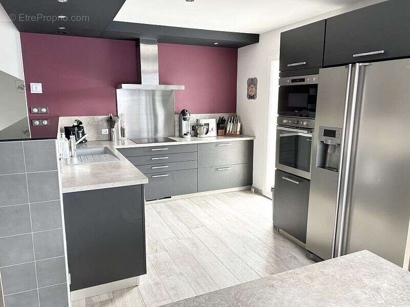 Maison à MONTROND-LES-BAINS