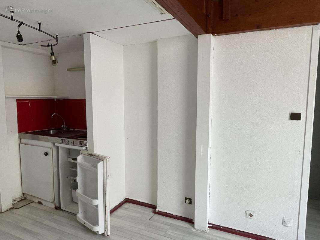 A vendre Studio à rénover entièrement dans le centre de. bordeaux - photo 5