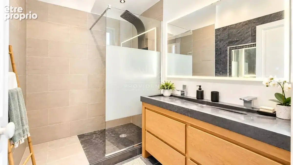 CANNES – Spacieux 3 pièces de 89 m² – Beaux volumes et luminosité - photo 9