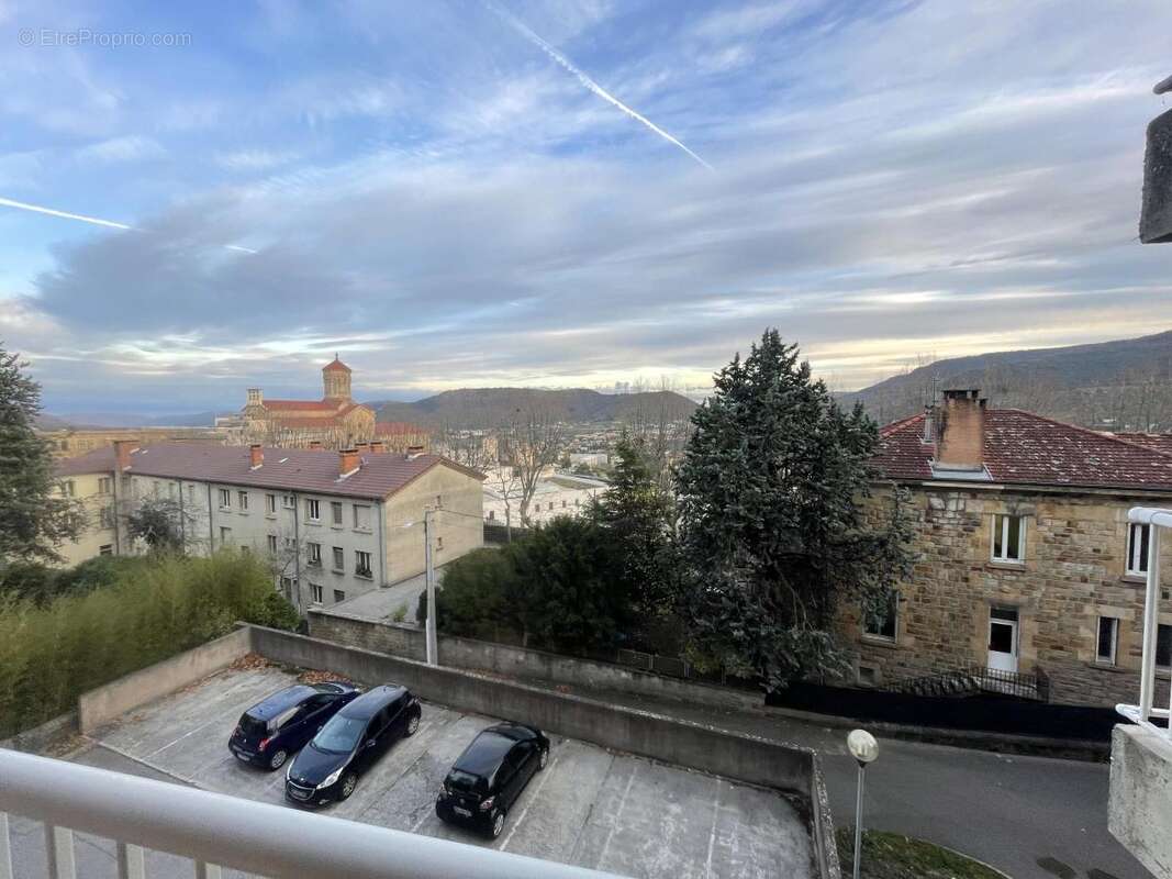 Appartement à PRIVAS