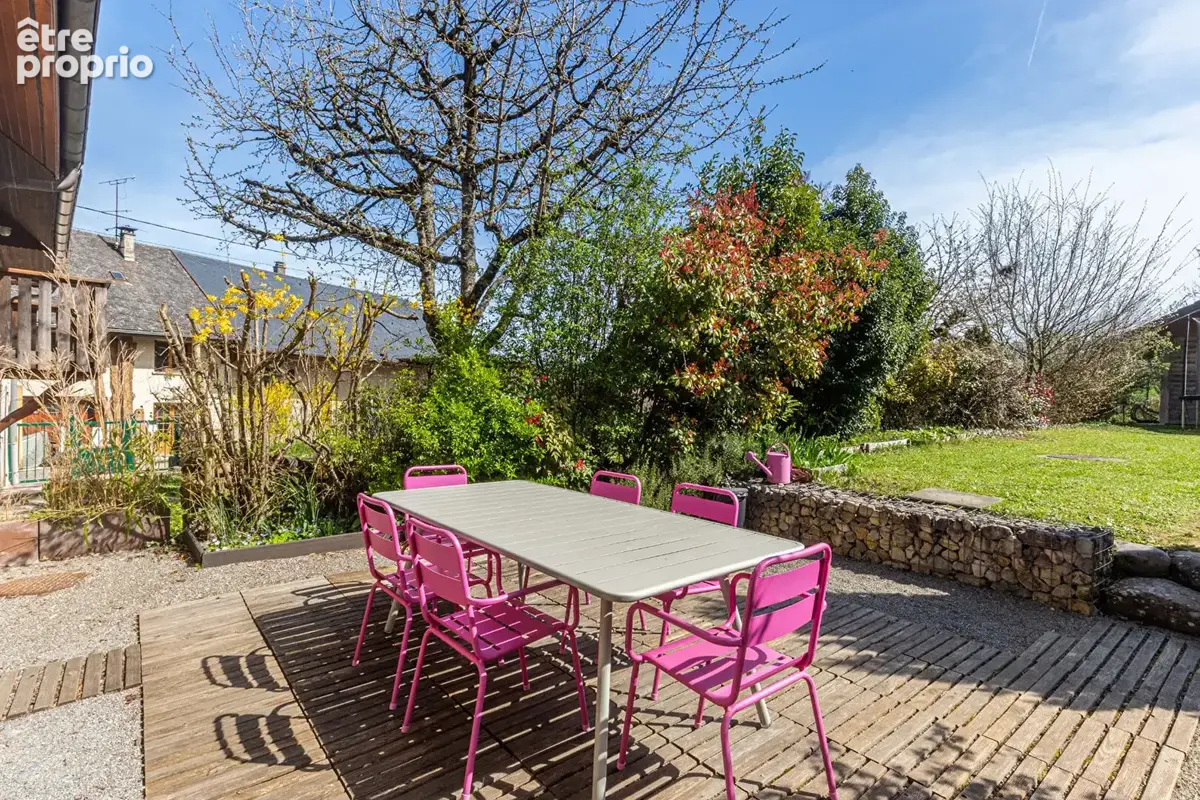 "amarante" - co-exclusivite laforet - mesigny - maison t5 de 161,07 m² - terrain de 394 m² - dpe d - photo 2