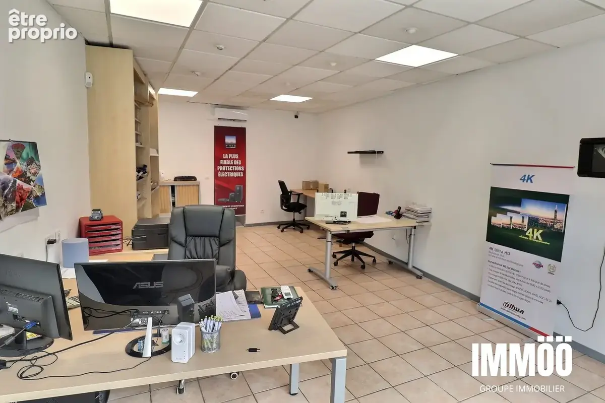 Commerce 52 m² à Notre-Dame-De-Bondeville  - photo 2