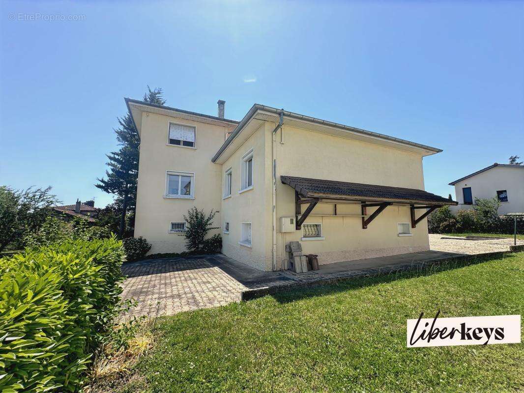 Maison familiale de 8 pièces – 186 m² – Terrain de 1 274 m² – Charly - photo 12