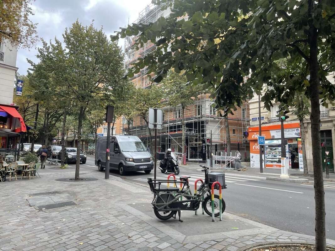 Autre à PARIS-20E