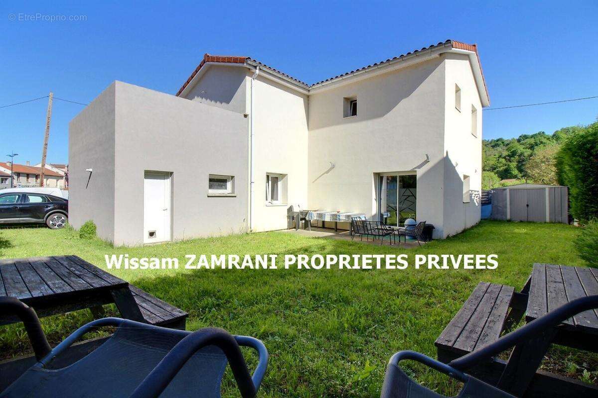 Maison à LE CHAMBON-FEUGEROLLES