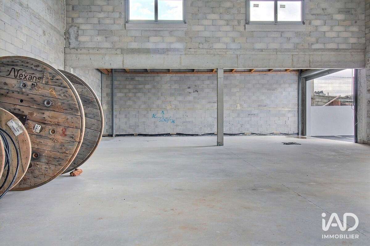 Photo 3 - Commerce à SAINT-MAXIMIN-LA-SAINTE-BAUME