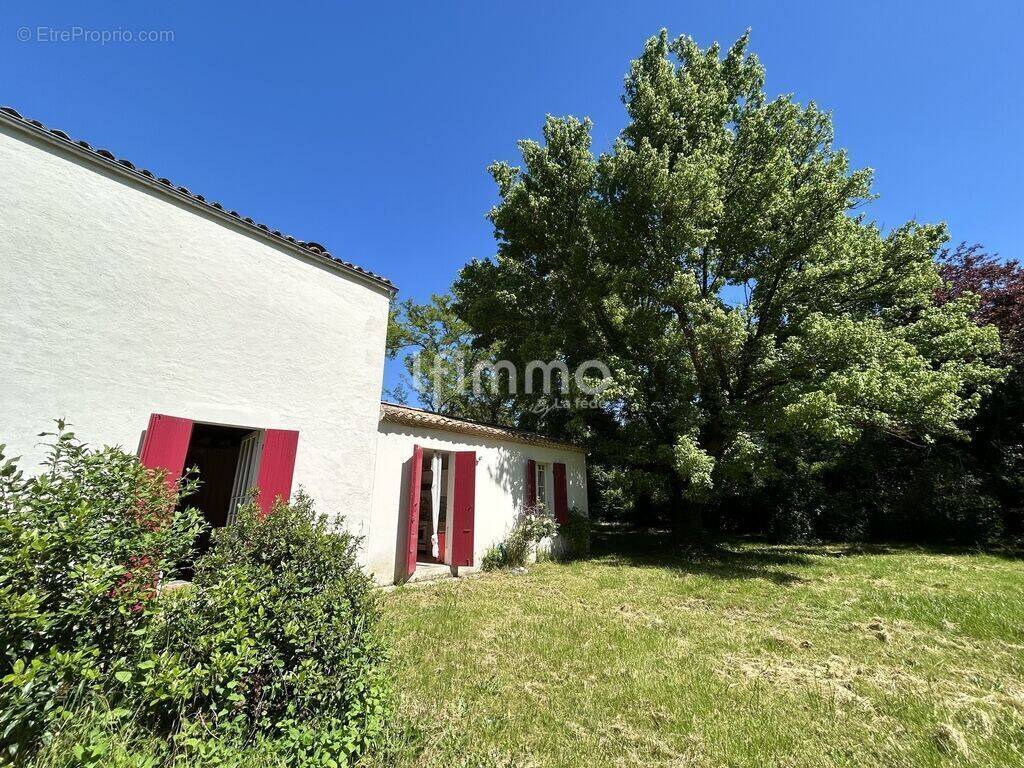 Maison à NOAILLAN