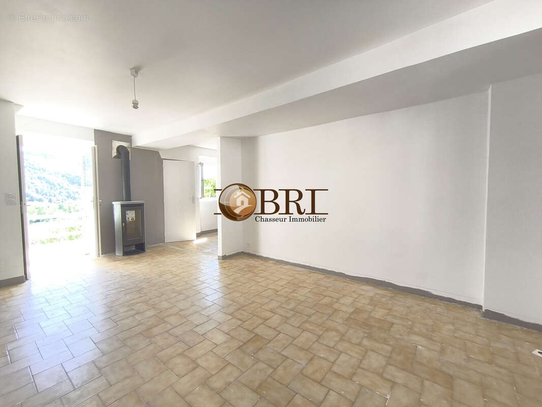 Maison 90 m² à Saint-Etienne-De-Crossey  - photo 4