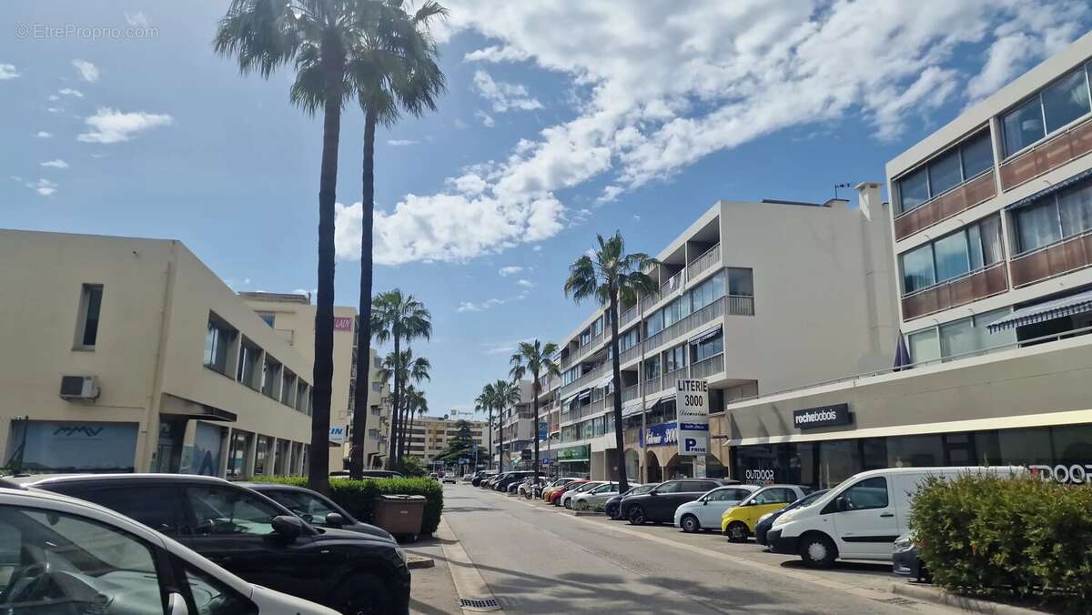 Appartement à SAINT-LAURENT-DU-VAR