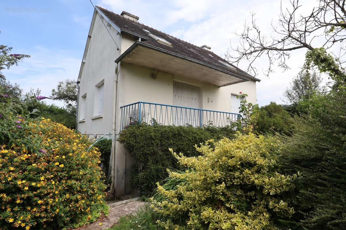 Maison à CARHAIX-PLOUGUER