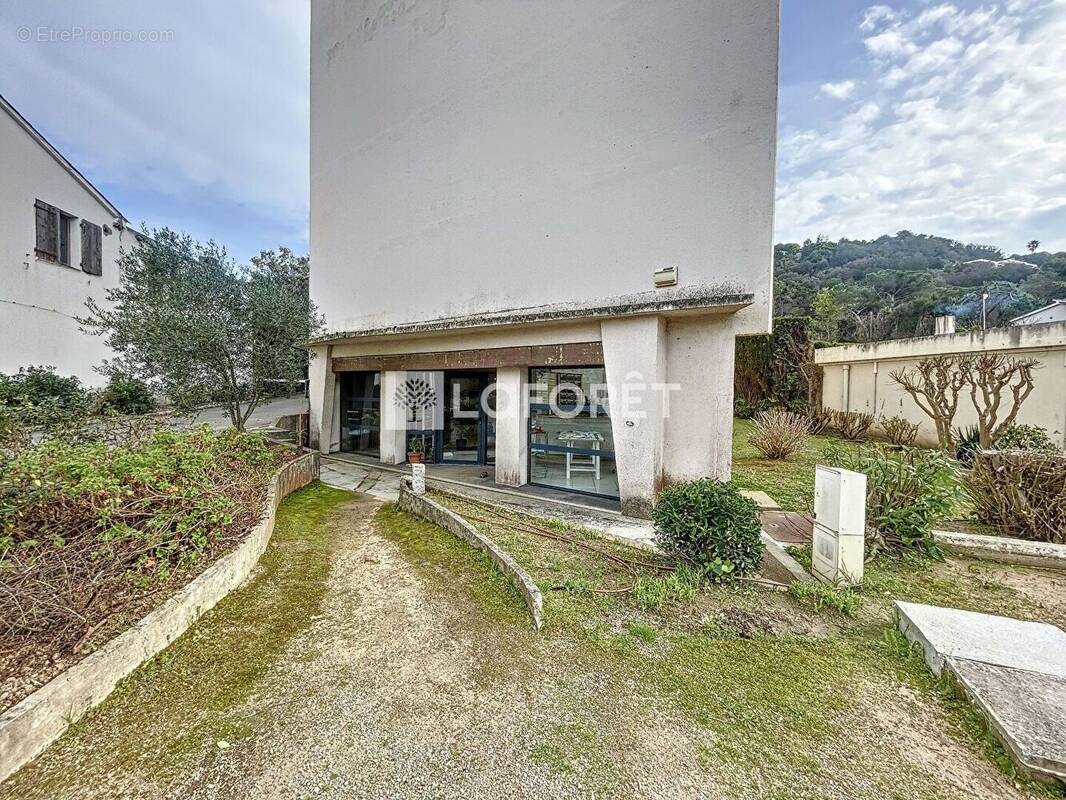 Commerce à GROSSETO-PRUGNA